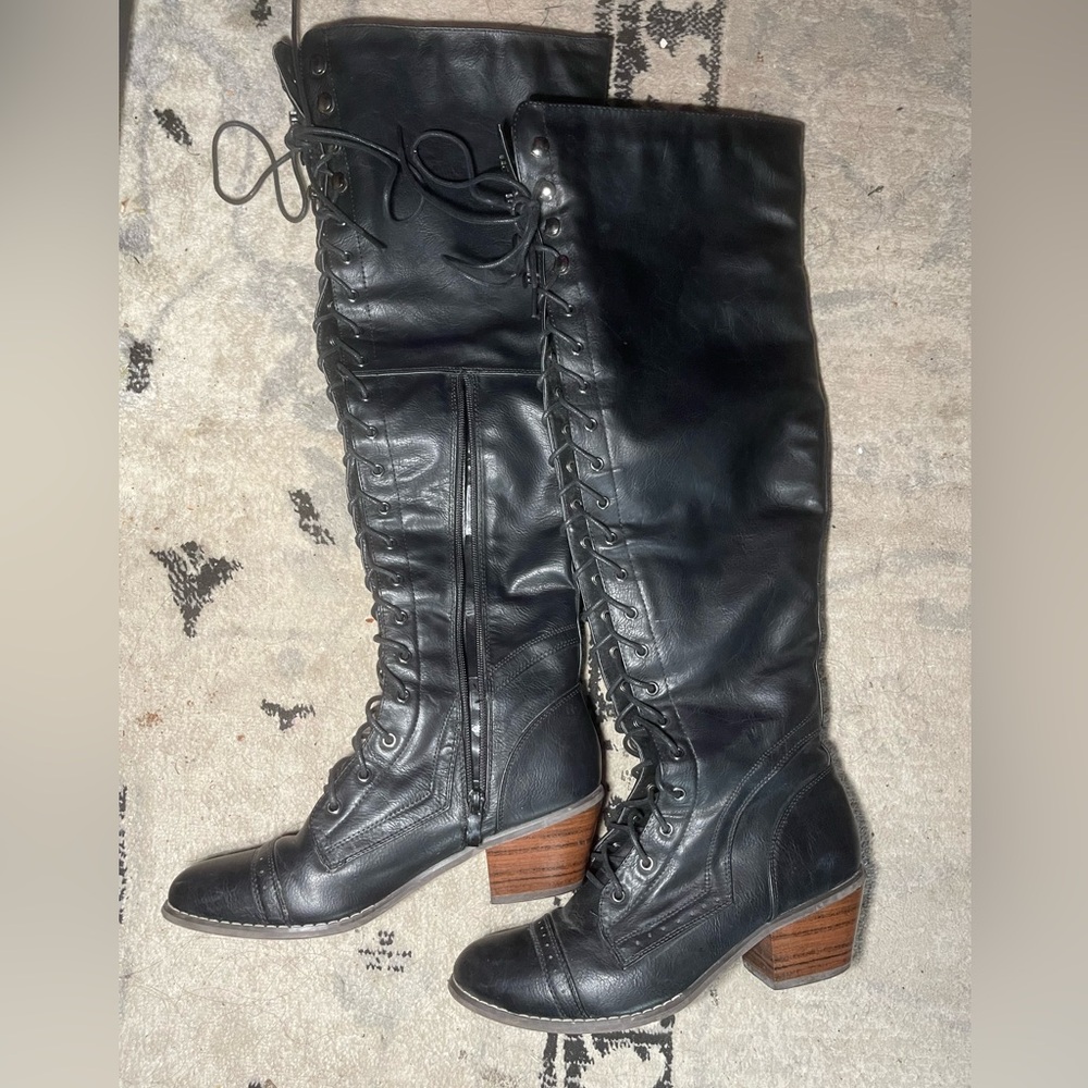 Knee high Black Lace Up Boots, warm fuzzy inside - Picture 12 of 16